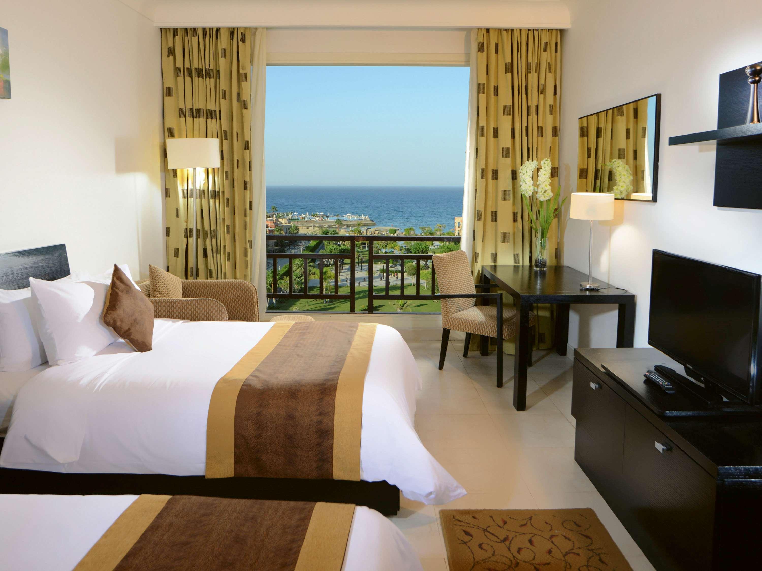 Moevenpick Resort El Sokhna Ain Sukhna Luaran gambar A room at the Hilton Sharm El Sheikh