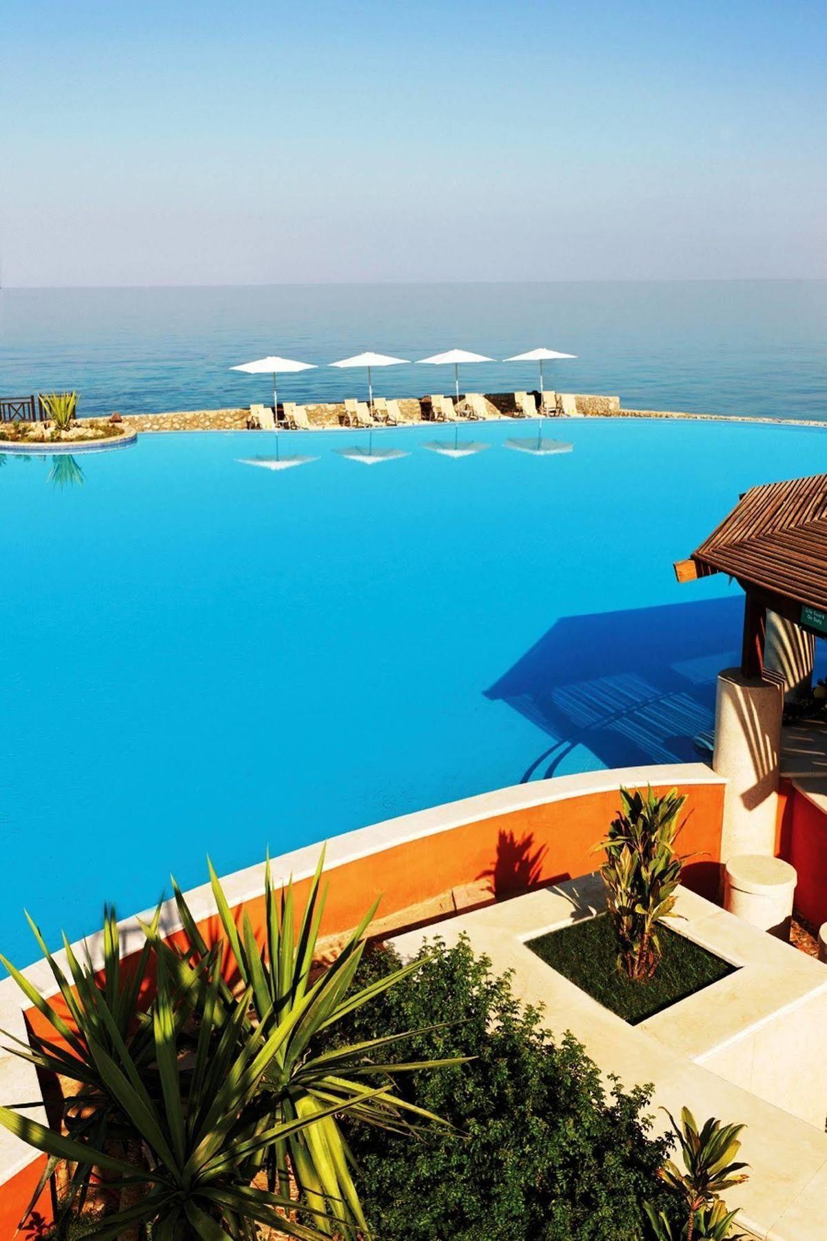 Moevenpick Resort El Sokhna Ain Sukhna Luaran gambar Infinity pool at the Sheraton Sharm Resort